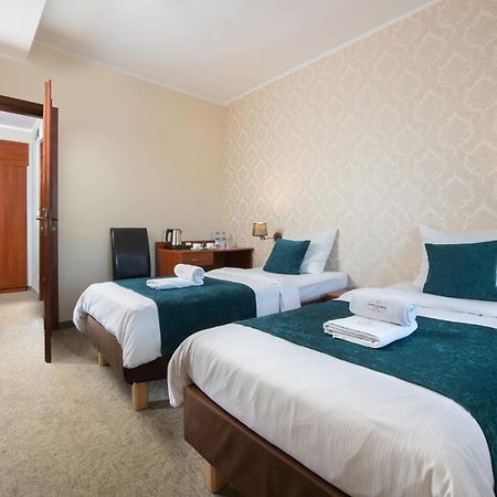 Aparthotel Globus Kraków Bagian luar foto