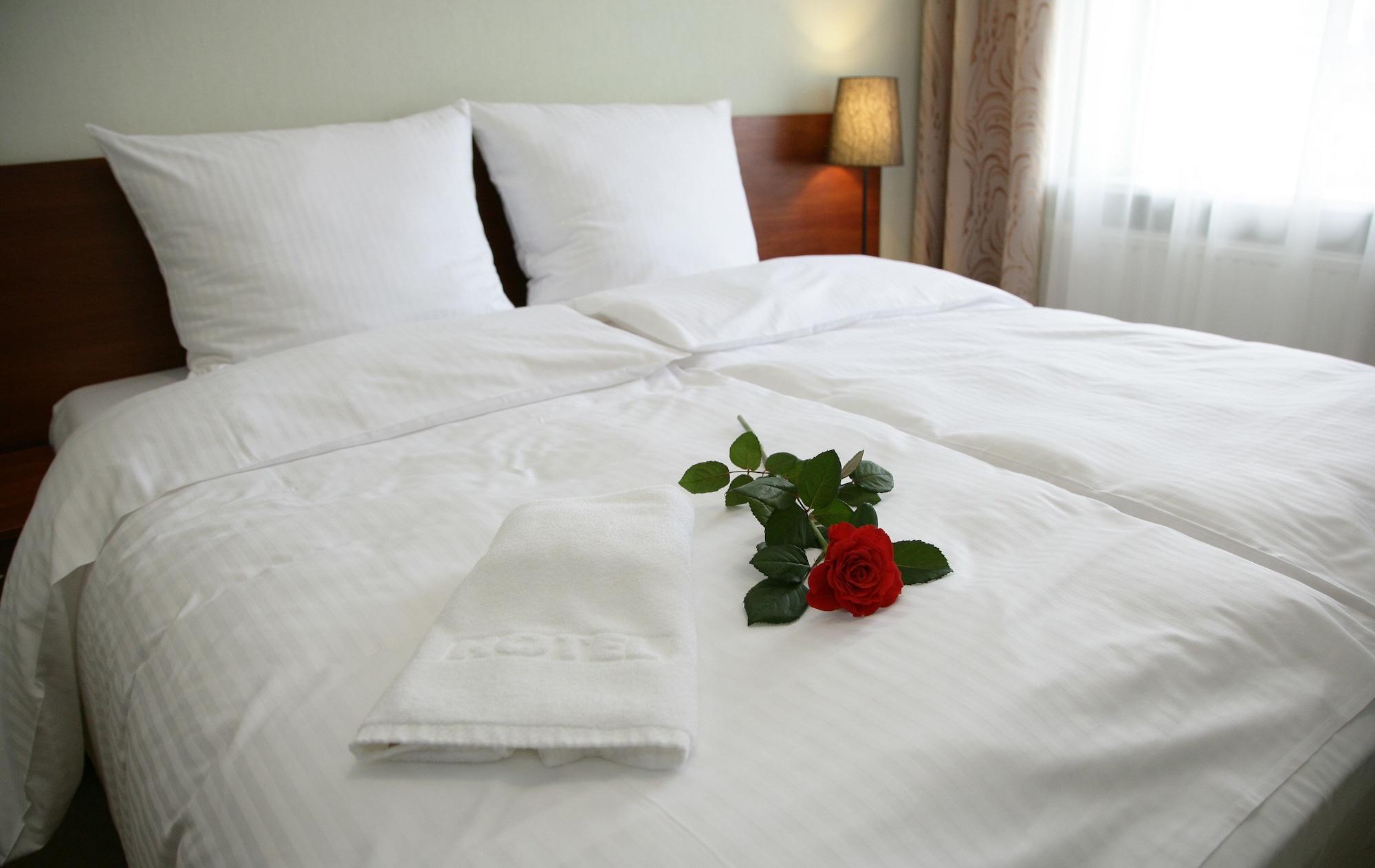 Aparthotel Globus Kraków Bagian luar foto