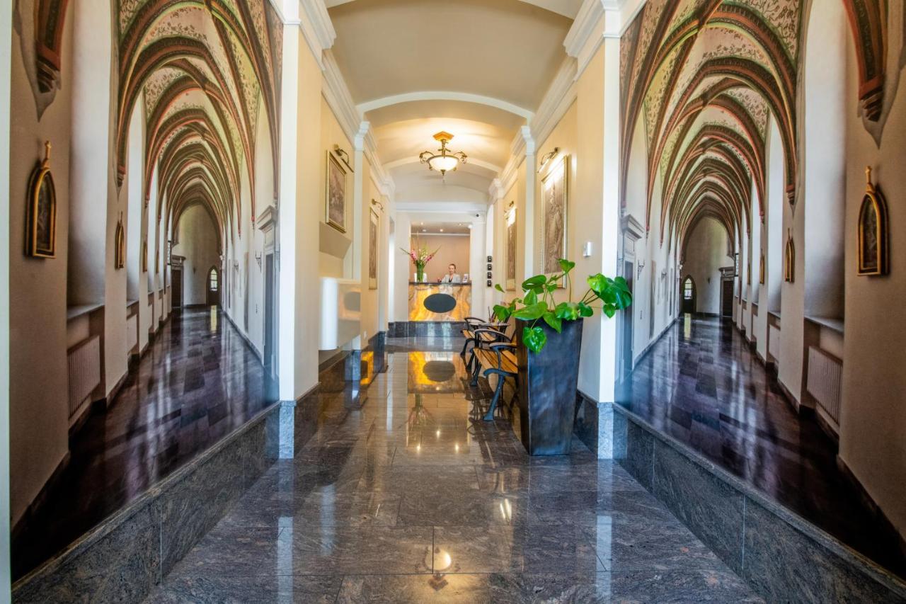Aparthotel Globus Kraków Bagian luar foto