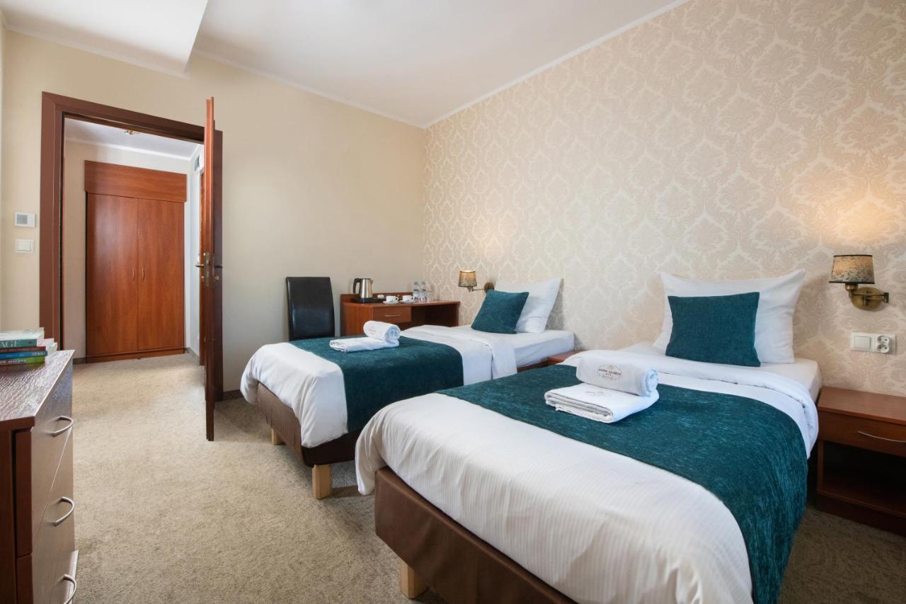 Aparthotel Globus Kraków Bagian luar foto