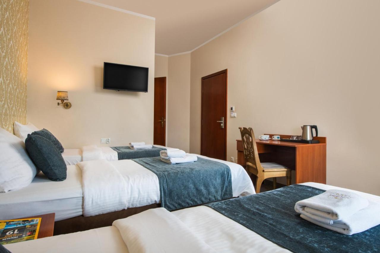 Aparthotel Globus Kraków Bagian luar foto
