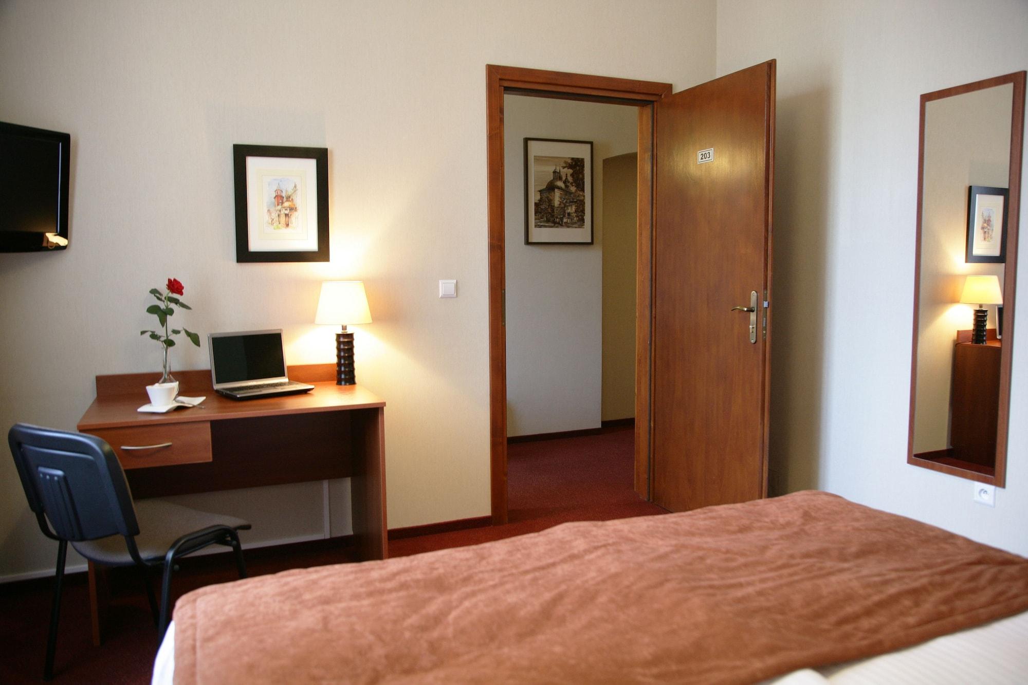 Aparthotel Globus Kraków Bagian luar foto