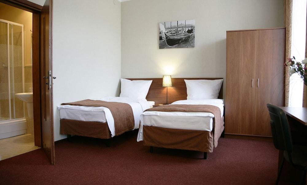 Aparthotel Globus Kraków Bagian luar foto