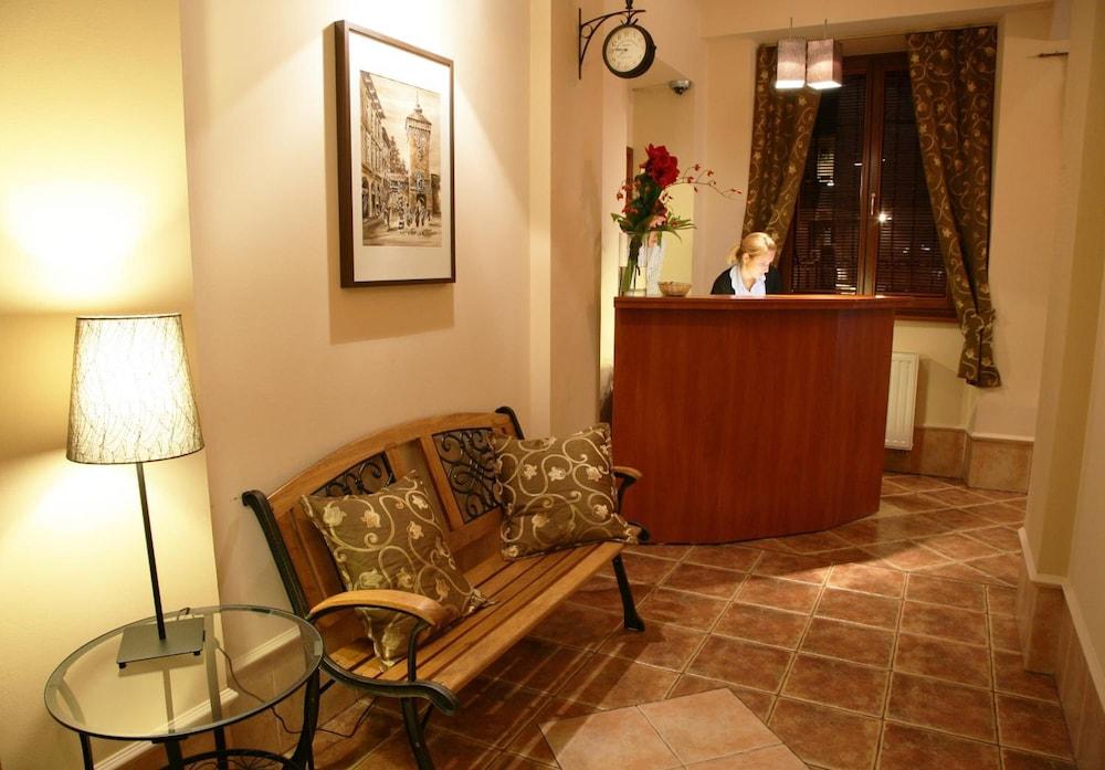 Aparthotel Globus Kraków Bagian luar foto
