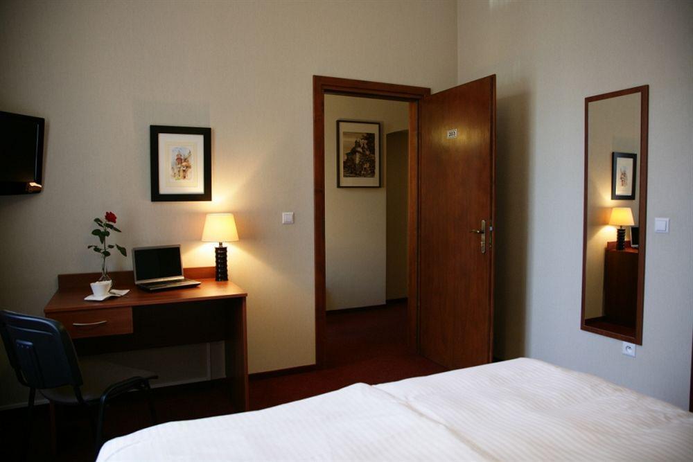 Aparthotel Globus Kraków Bagian luar foto