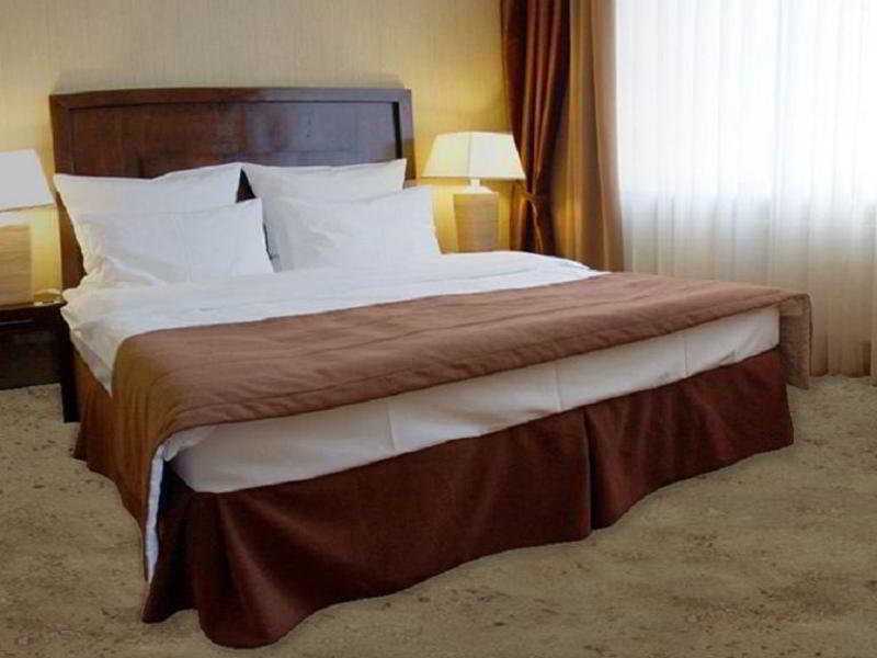 Aparthotel Globus Kraków Bagian luar foto